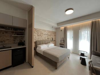 Queen Suite2
